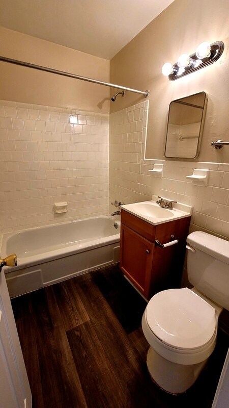 Building Photo - 1700 Carlisle Ave