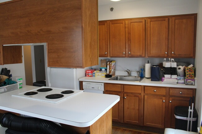 Building Photo - 66 Bridge St