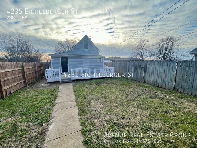 Building Photo - Charming 2-Bedroom Retreat in Saint Louis ...