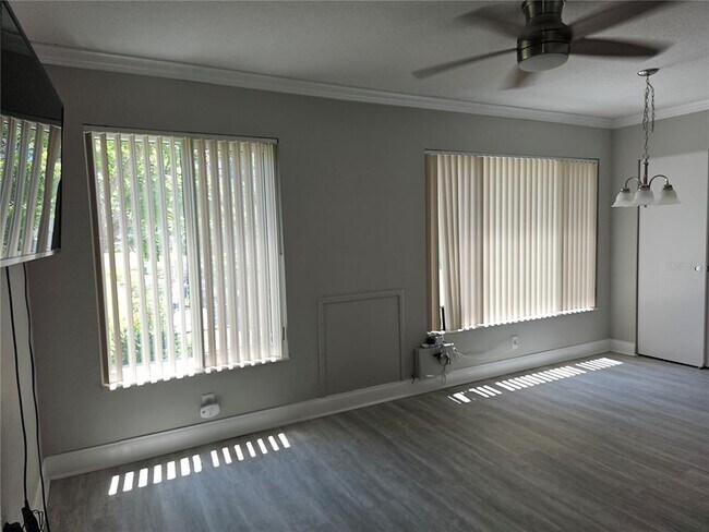 Building Photo - 2321 Ecuadorian Way