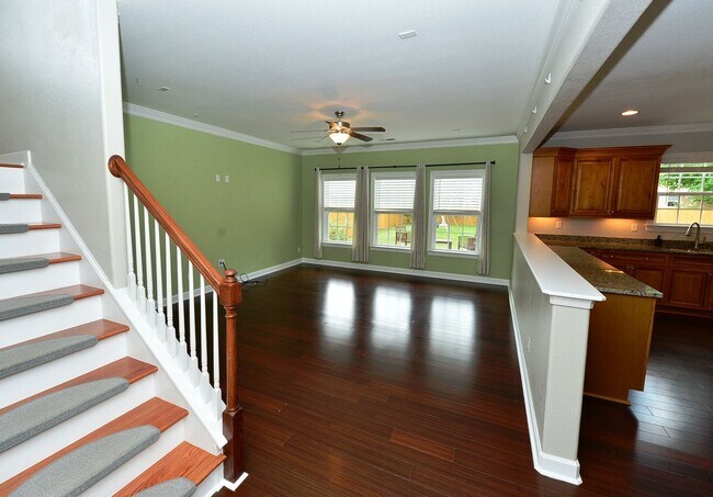 Building Photo - Just a few miles from NOB Navy Base and Ba...