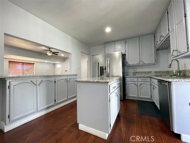 Building Photo - 1341 W School St