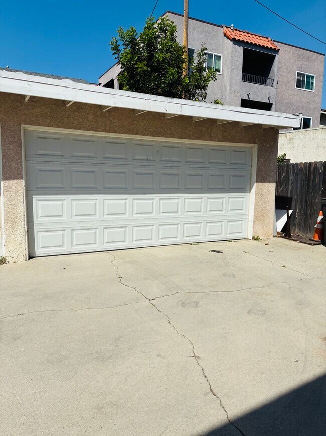 Building Photo - BEAUTIFUL 3 BEDROOM/ 2 BATH- ONE TIME RENTAL