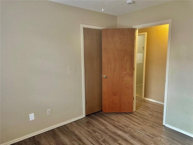 Building Photo - 1909 Cypress Pl