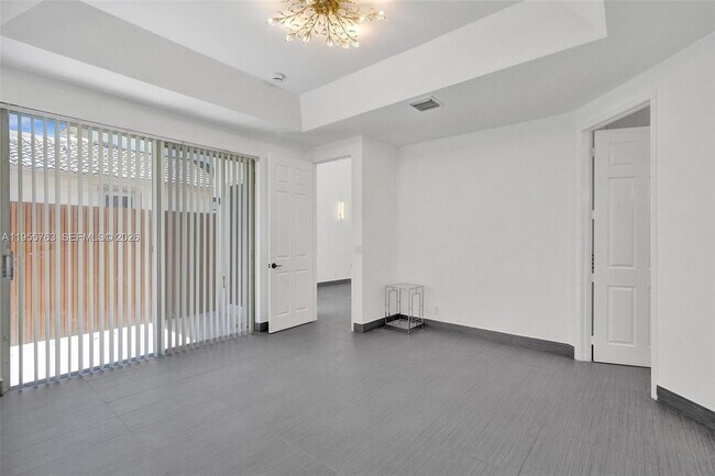 Building Photo - 1251 Hayes St