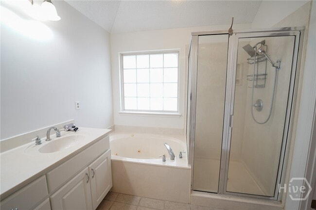 Building Photo - 108 Steven St