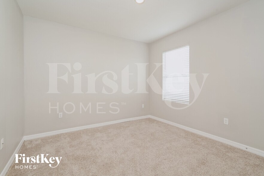 Building Photo - 1055 Andean Ln