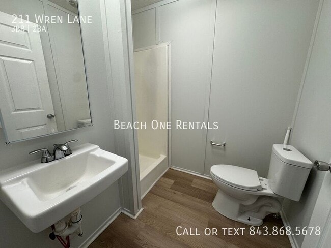 Building Photo - 211 Wren Ln