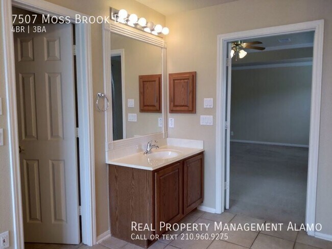 Building Photo - 7507 Moss Brook Dr