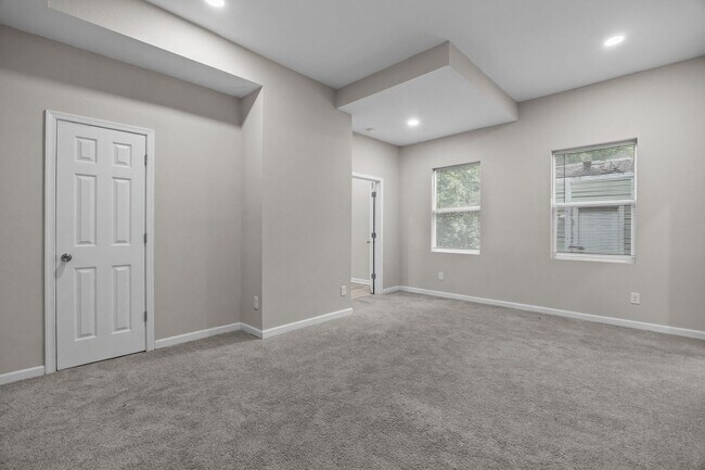 Building Photo - 126 Linden Ave