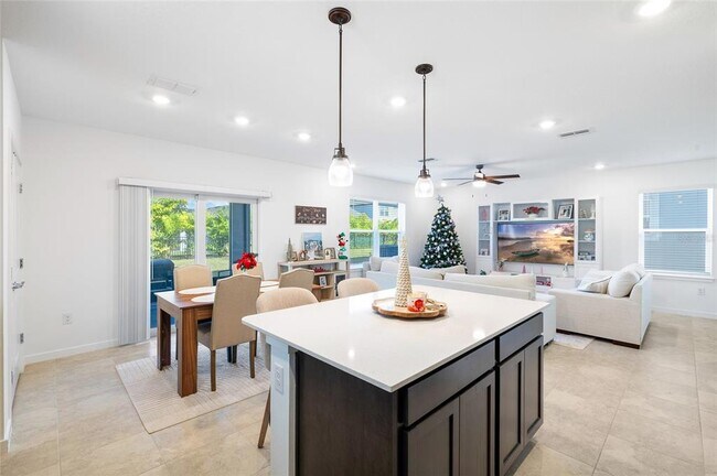 Building Photo - 6214 Golden Bch Dr