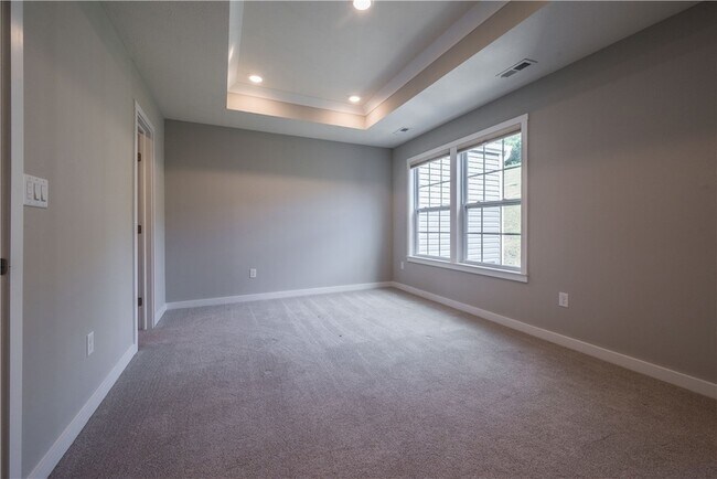 Building Photo - 353 Trinity Wy