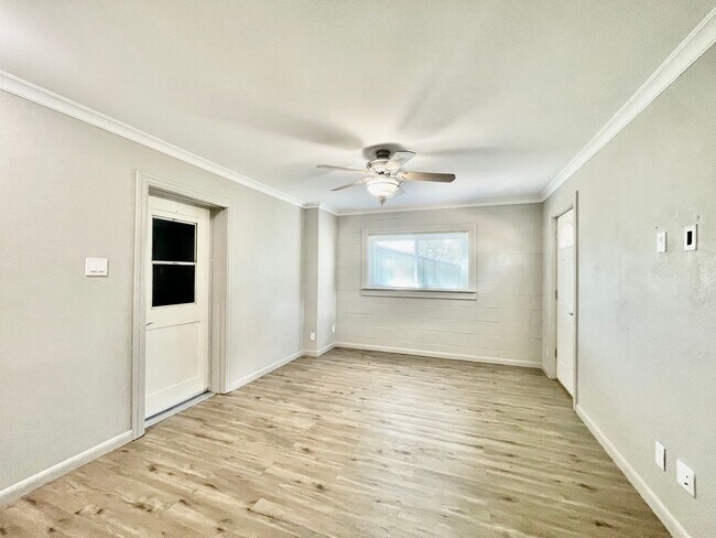 Building Photo - Updated Home w/ 2 Car Garage, Backyard and...
