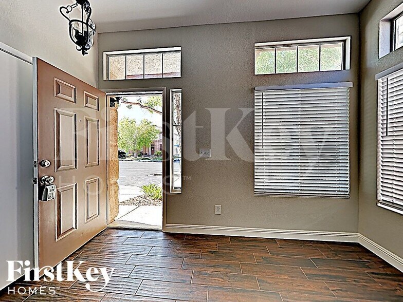 Building Photo - 4714 English Lavender Ave