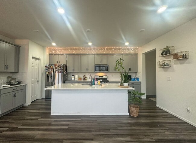 Building Photo - CORNER PAIRED HOME ACROSS THE PARK!