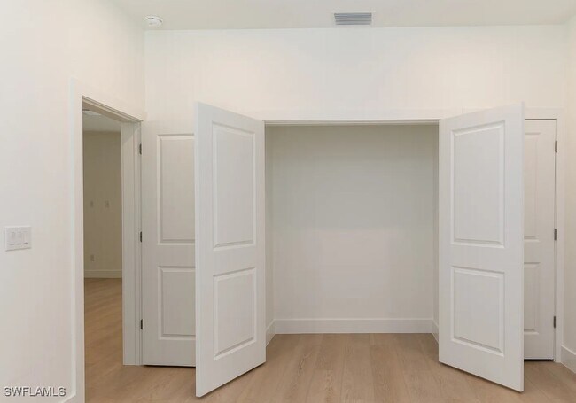 Building Photo - 5588 Wendy Ln