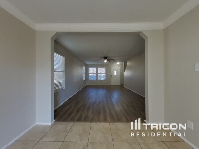 Building Photo - 145 Willow View