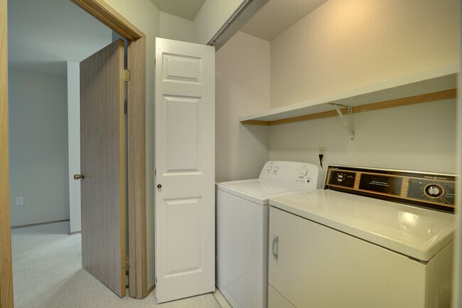 Building Photo - 1270 Bellevue Way NE