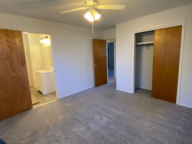 Building Photo - 1328 Woodmoor Ln