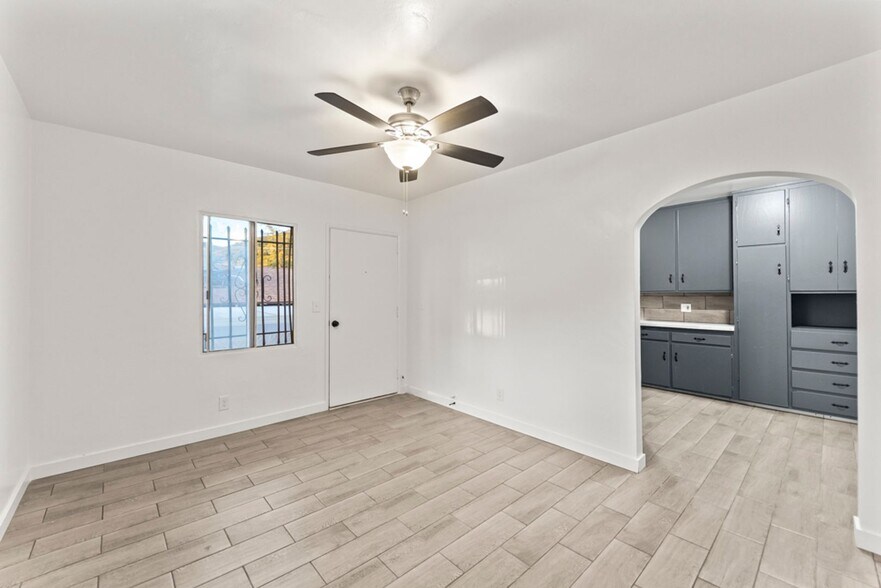 Building Photo - 10639 Fitzroy Ave