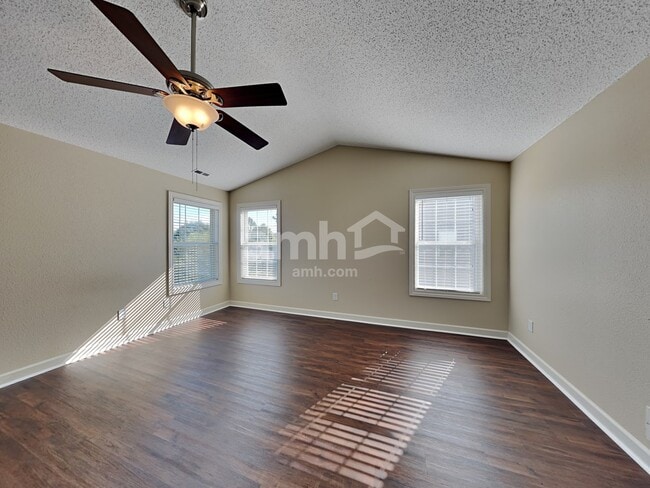 Building Photo - 9734 Lomax Dr