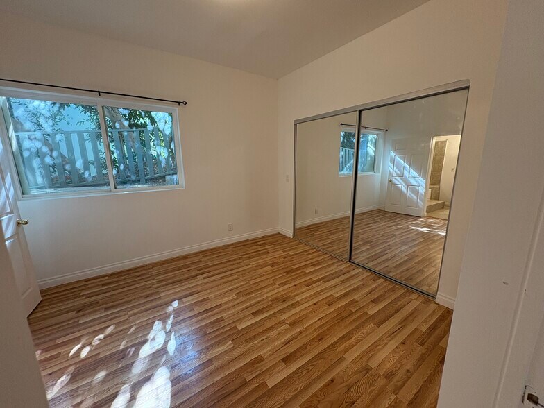 Building Photo - 1402 San Remo Dr