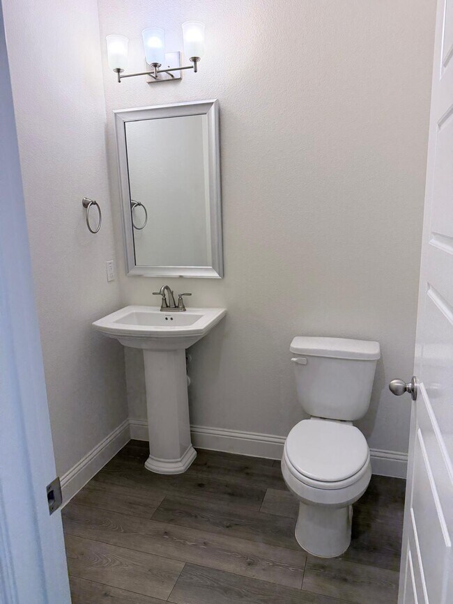 Building Photo - 4717 Piedras Lanzar Dr