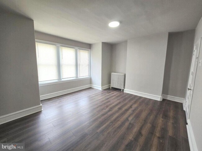 Building Photo - 925 S 59th St