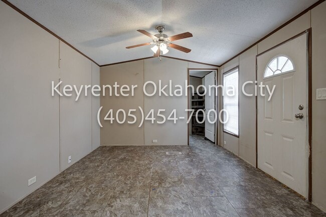 Building Photo - Spacious 2BD/1BTH Home In OakRidge Village In Spencer