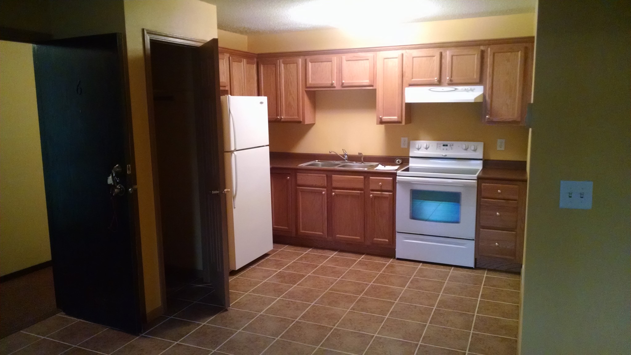 Nice apartment! 630 S High St. Great location - 630 S High St