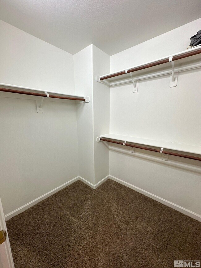 Building Photo - 3843 Dominus Dr