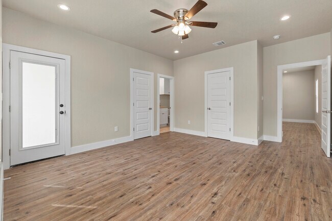 Building Photo - 119 Ave Ventana