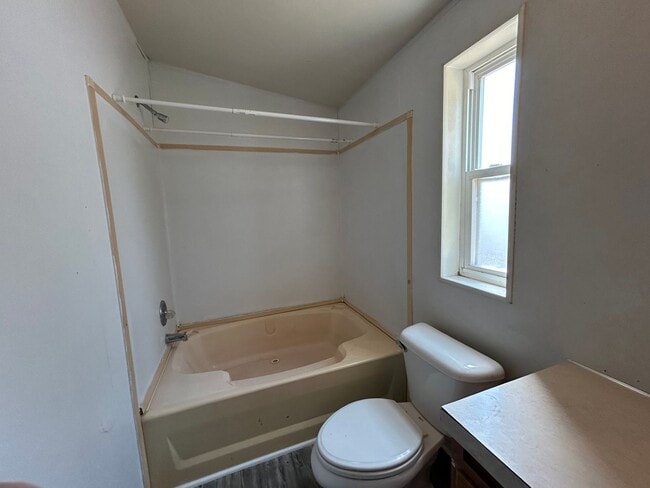 Building Photo - 3 Bedroom 2 Bath Trailer for Rent