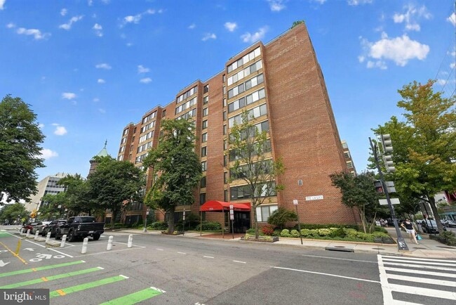 Building Photo - 1301 20th St NW