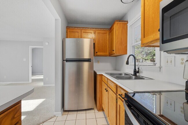 Building Photo - Charming & VERY CLEAN 1 Bed, 1 Bath Home Near Hospital & Winthrop | $1,200/month | Available Now