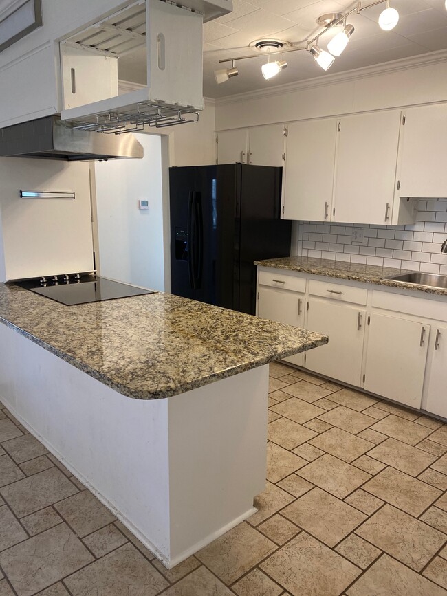 Kitchen - 2312 Bienville Dr