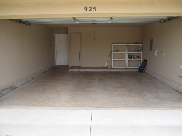 Building Photo - 925 Switzerland Ave