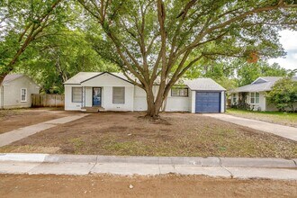 Building Photo - 3557 Suffolk Dr