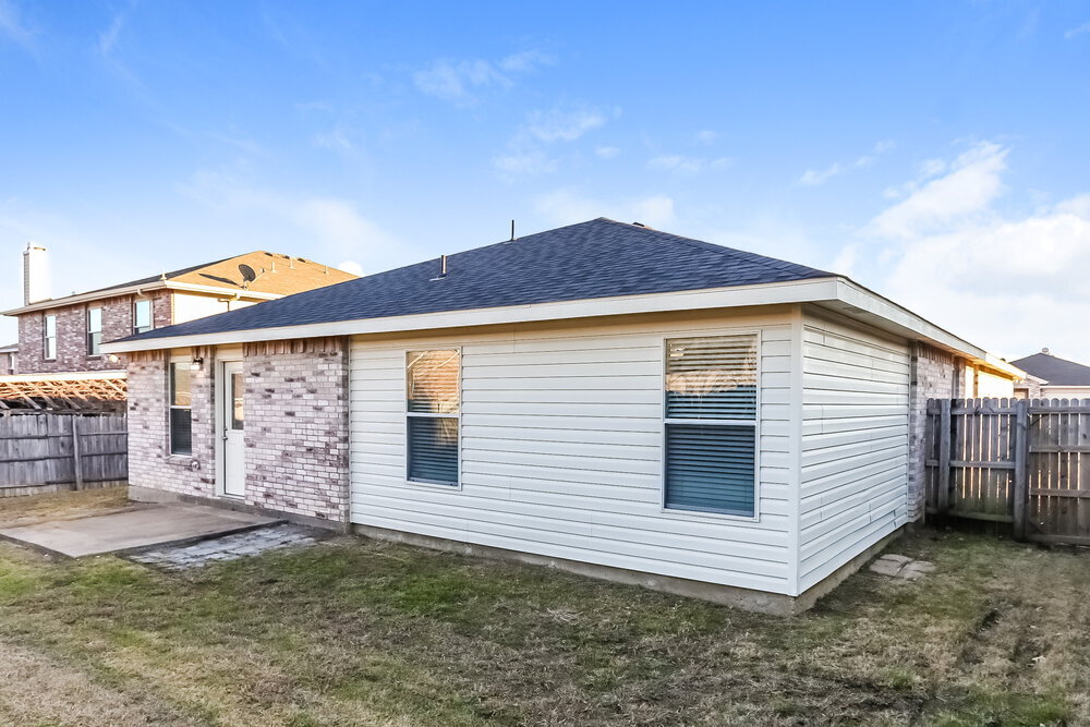 Building Photo - 947 Medina Dr