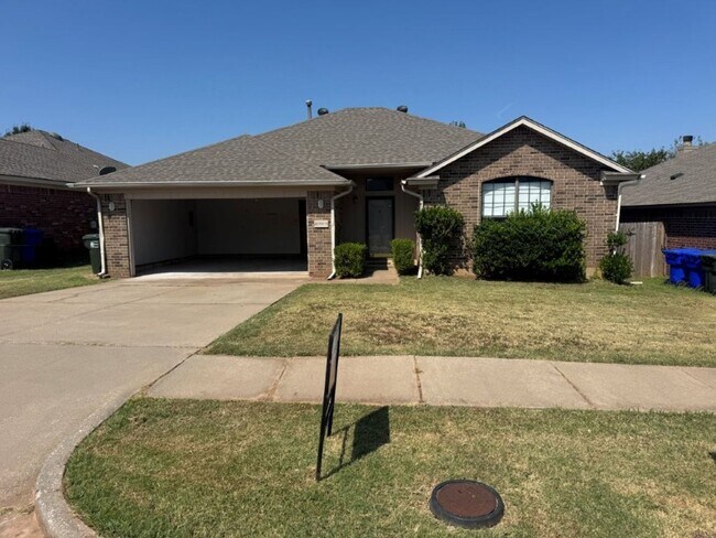 Primary Photo - 3 bed 2 bath home for rent in Norman near ...