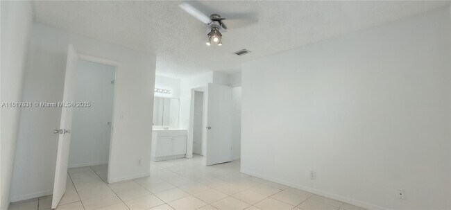 Building Photo - 3380 Pinewalk Dr N