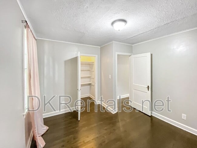 Building Photo - 763 N Park Dr SE