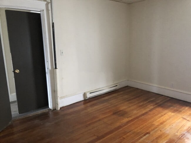 Building Photo - 150 Forest St