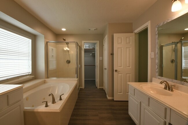 Building Photo - 20939 Jessica Rose Ln