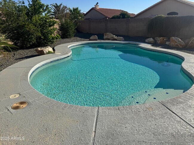 Building Photo - 5437 W Wahalla Ln