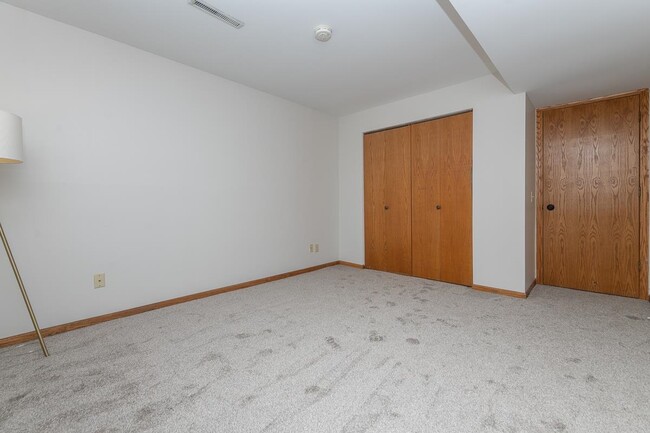 Building Photo - 2659 Aberdeen Ct
