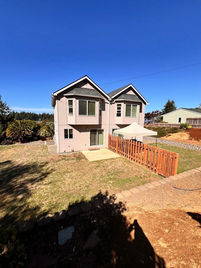 Building Photo - 0407 - Telegraph Duplex