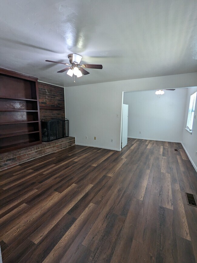LVP flooring, easy to clean - 304 Vicksburg Cir