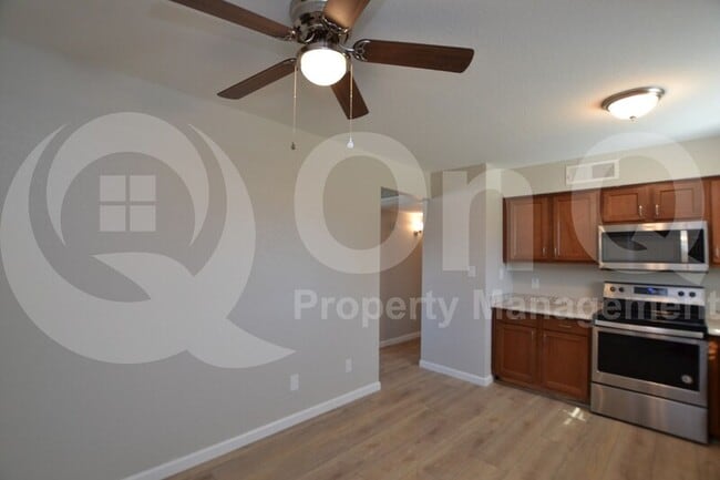 Building Photo - 3107 E Dolphin Ave