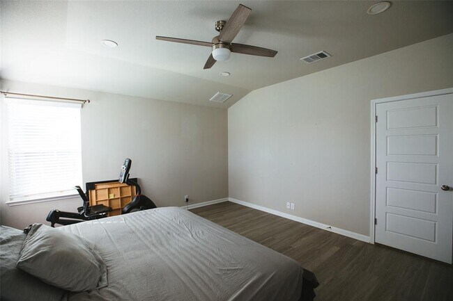 Building Photo - 11700 Harpster Bend